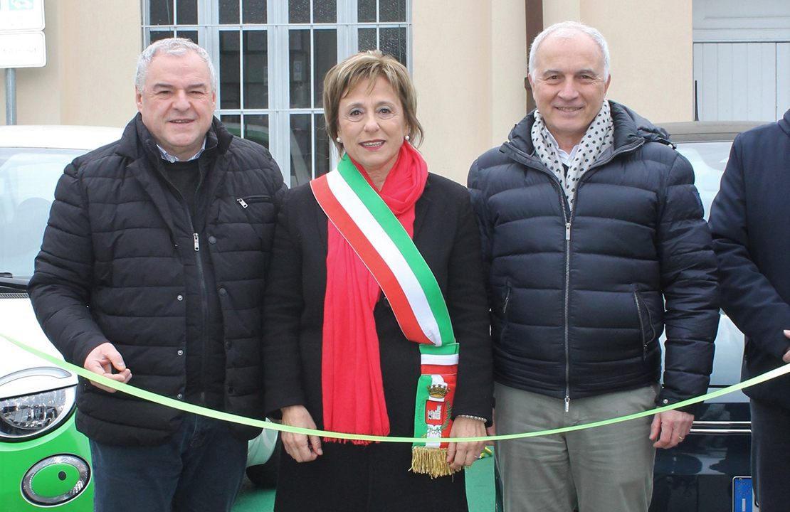 Inaugurata la colonnina di ricarica elettrica a Trezzo sull’Adda!